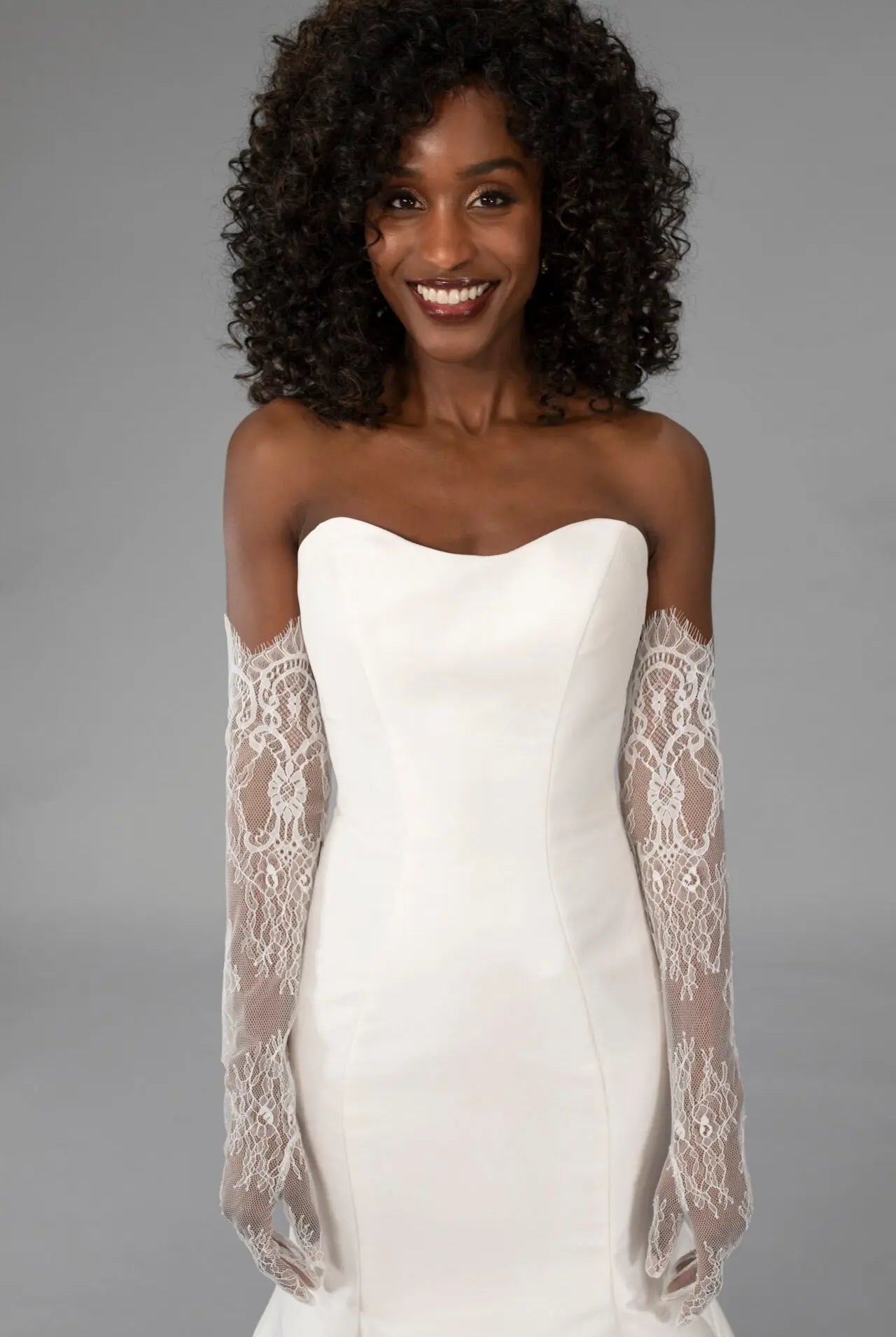 Chantilly Lace Gloves bridal-brilliance