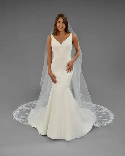 Cathedral Leaf Lace Edge Veil | AVL0061ZZ bridal-brilliance