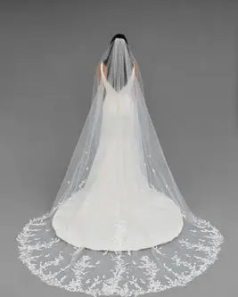 Cathedral Leaf Lace Edge Veil | AVL0061ZZ bridal-brilliance