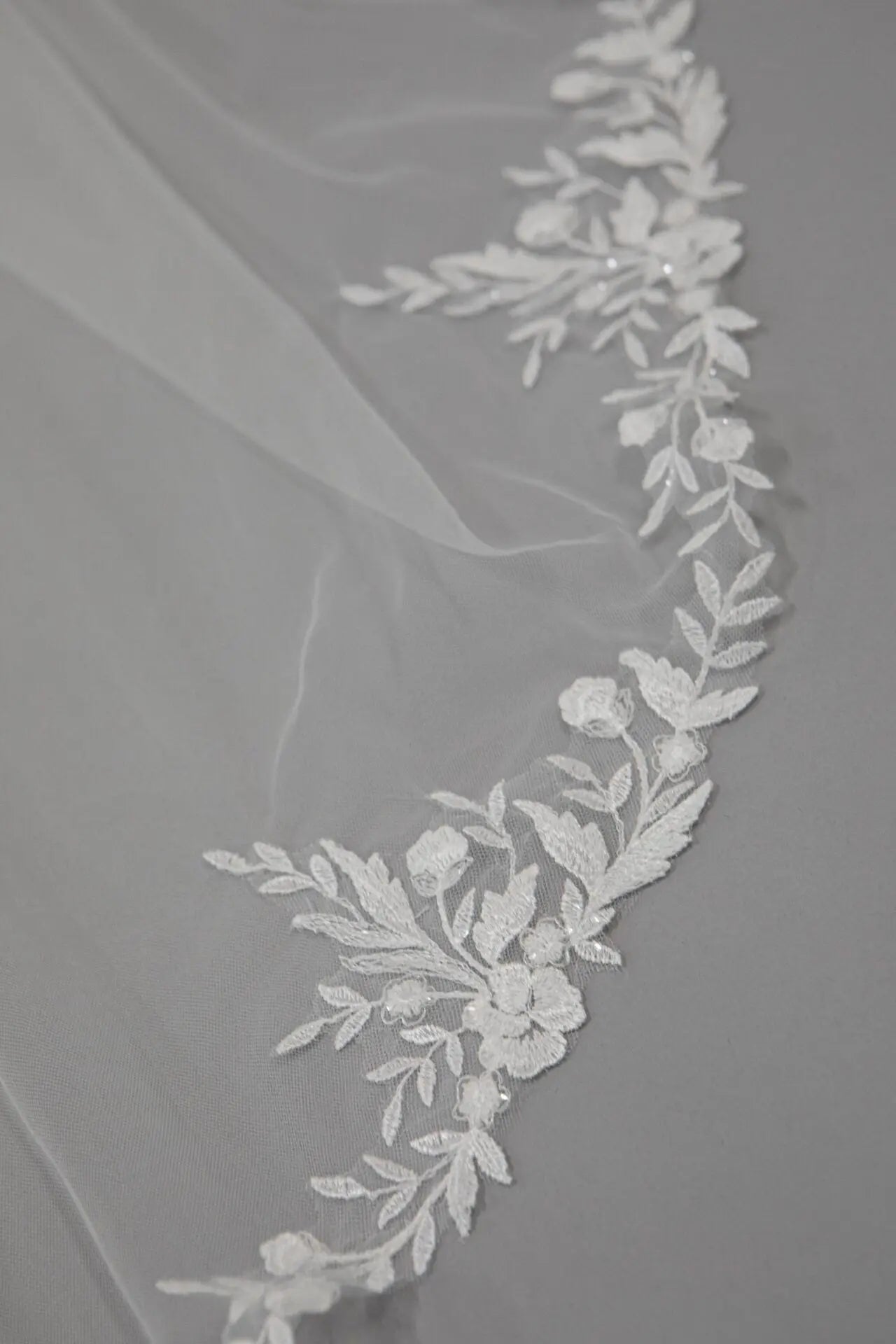Lace Edge Veil | AVL0093 bridal-brilliance