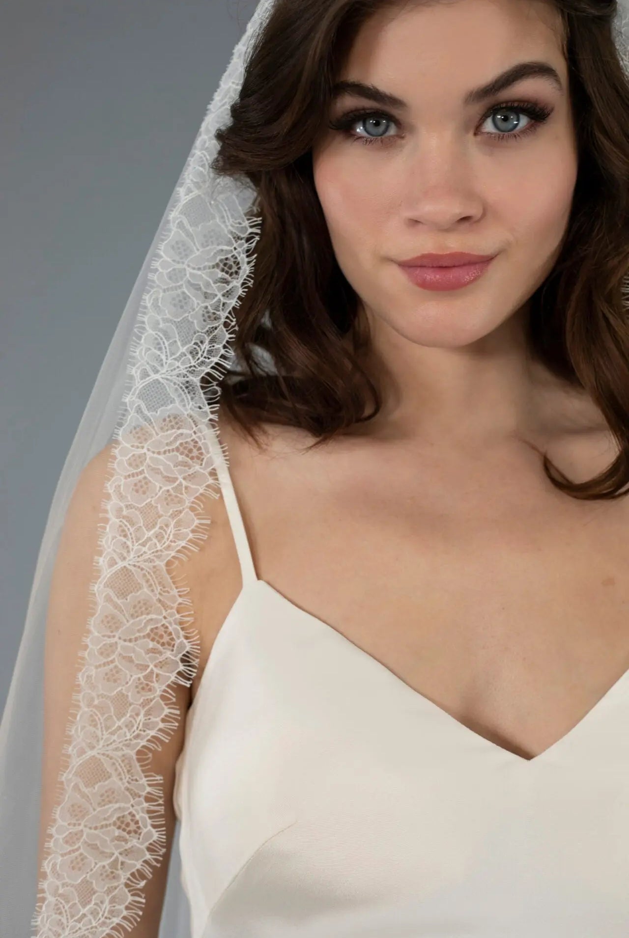 Chantilly Lace Edge Veil | AVL0111 bridal-brilliance
