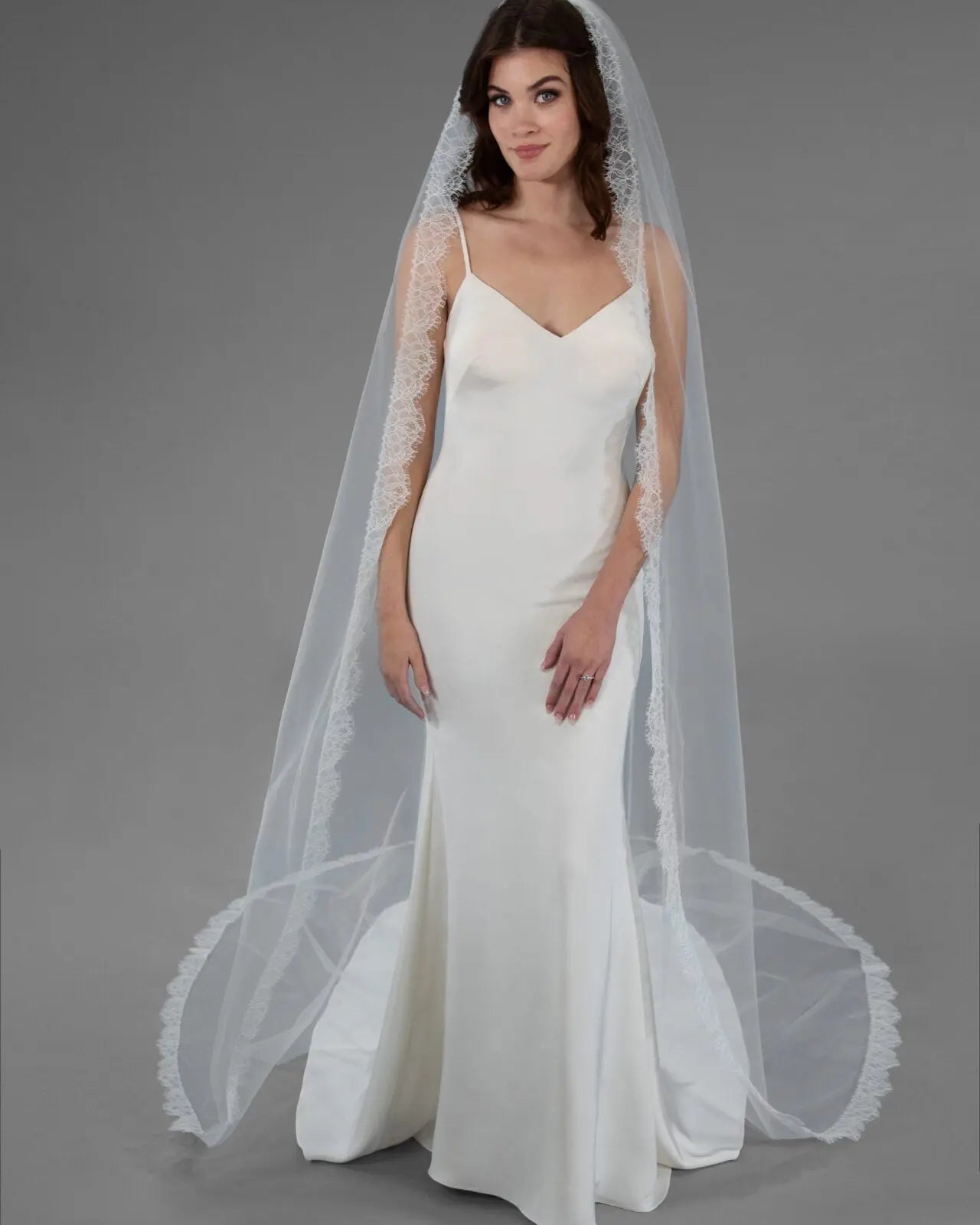 Chantilly Lace Edge Veil | AVL0111 bridal-brilliance