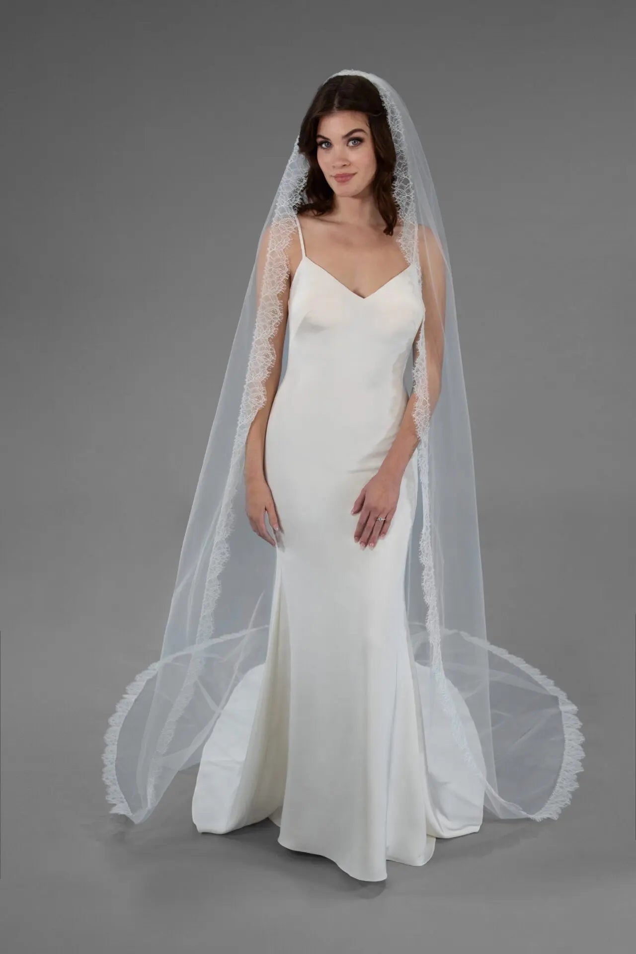 Chantilly Lace Edge Veil | AVL0111 bridal-brilliance