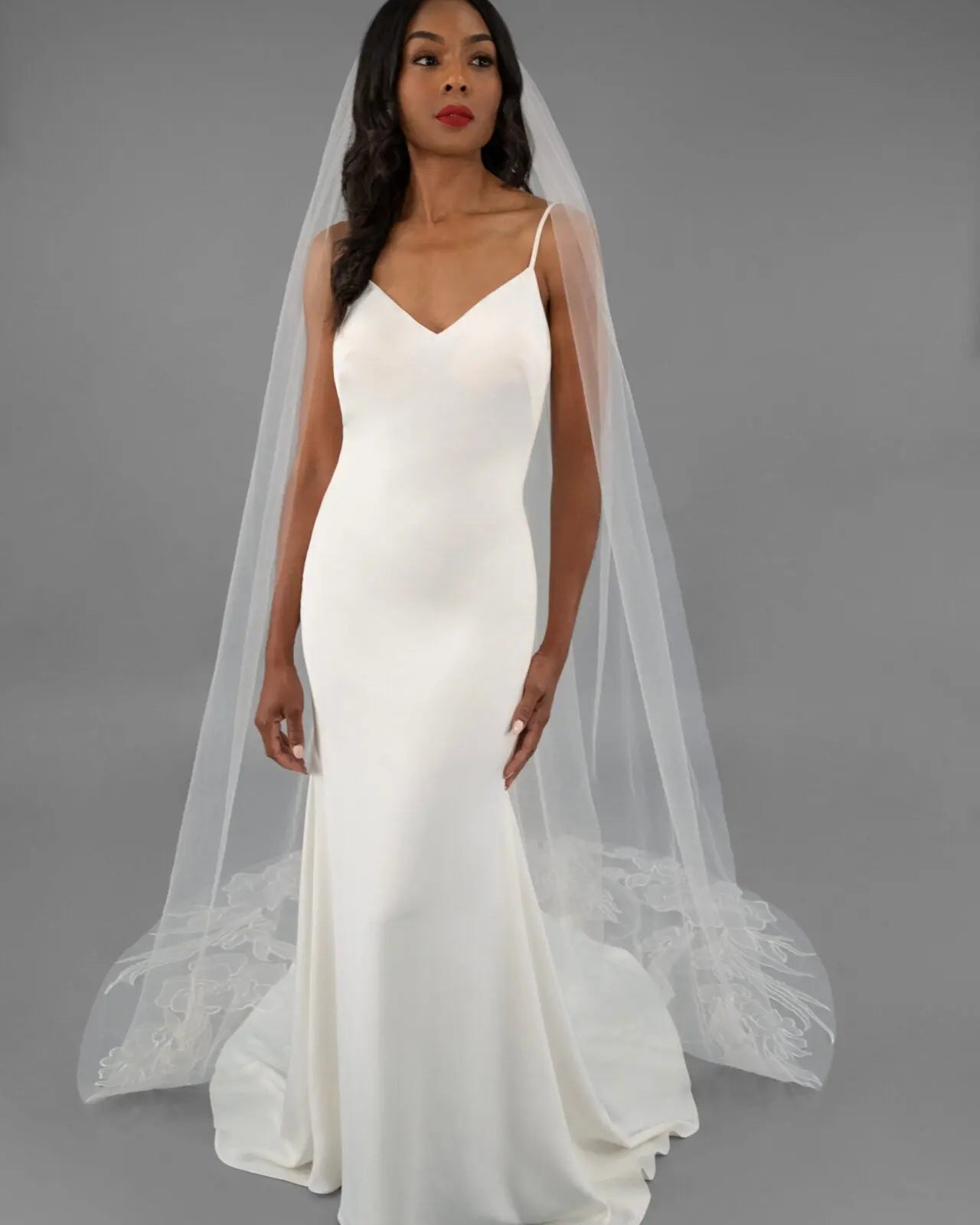 Embroidered Tulle Veil | AVL0165 bridal-brilliance
