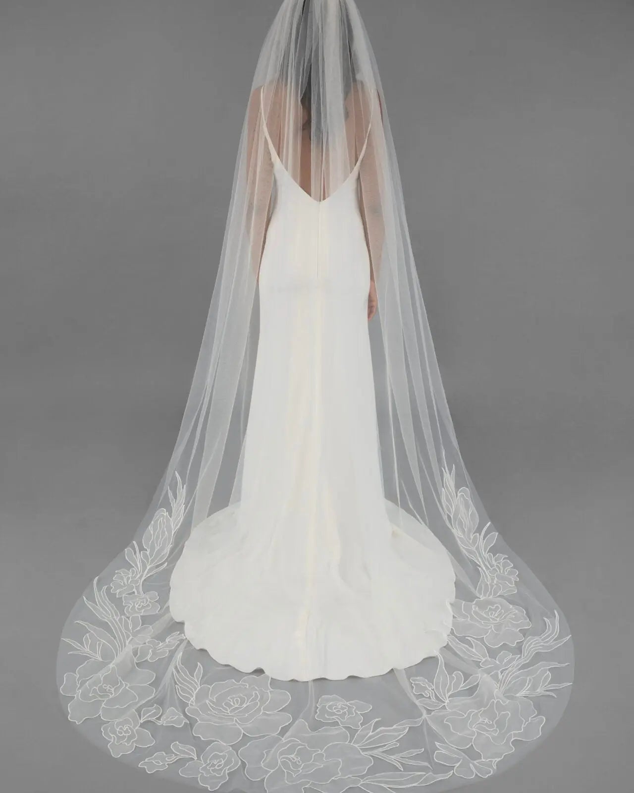 Embroidered Tulle Veil | AVL0165 bridal-brilliance