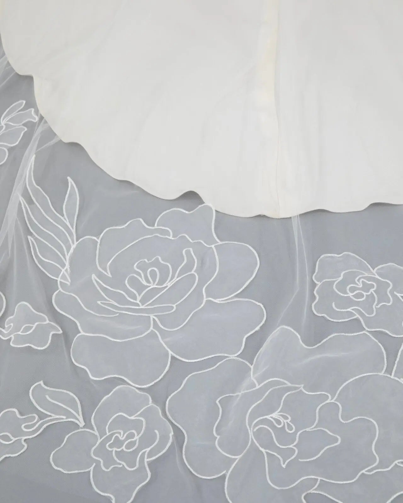 Embroidered Tulle Veil | AVL0165 bridal-brilliance