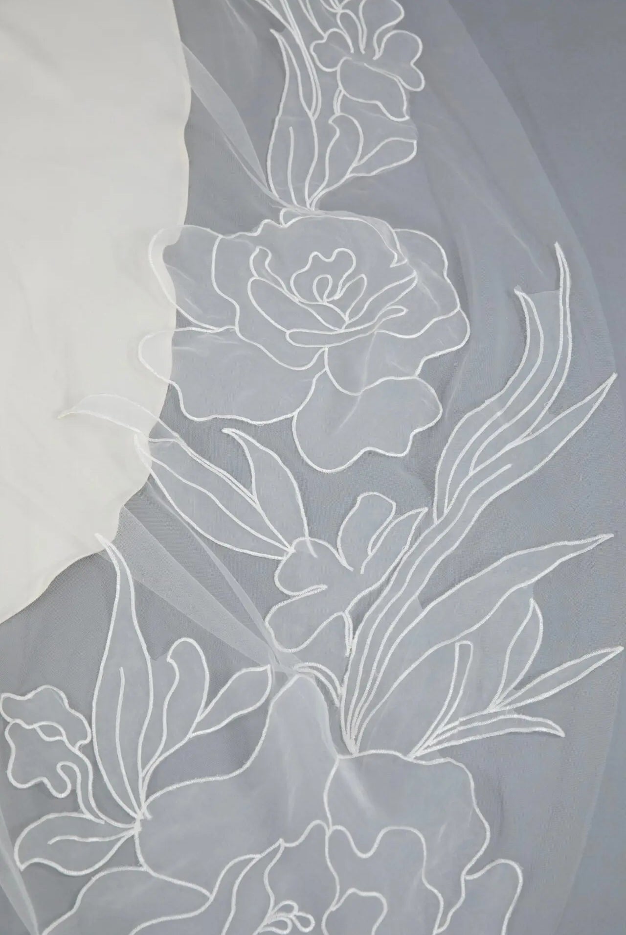 Embroidered Tulle Veil | AVL0165 bridal-brilliance