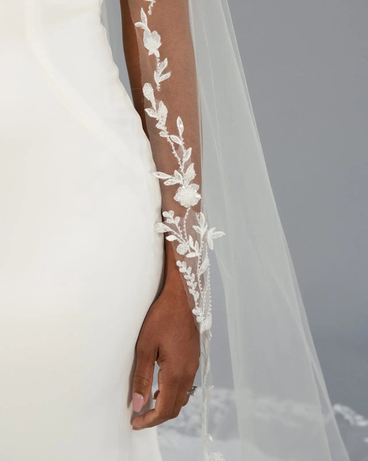 Full Lace Trim Veil | AVL0176 bridal-brilliance