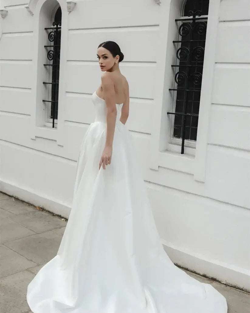 ANTIGONI | Jessica Couture Jessica Couture
