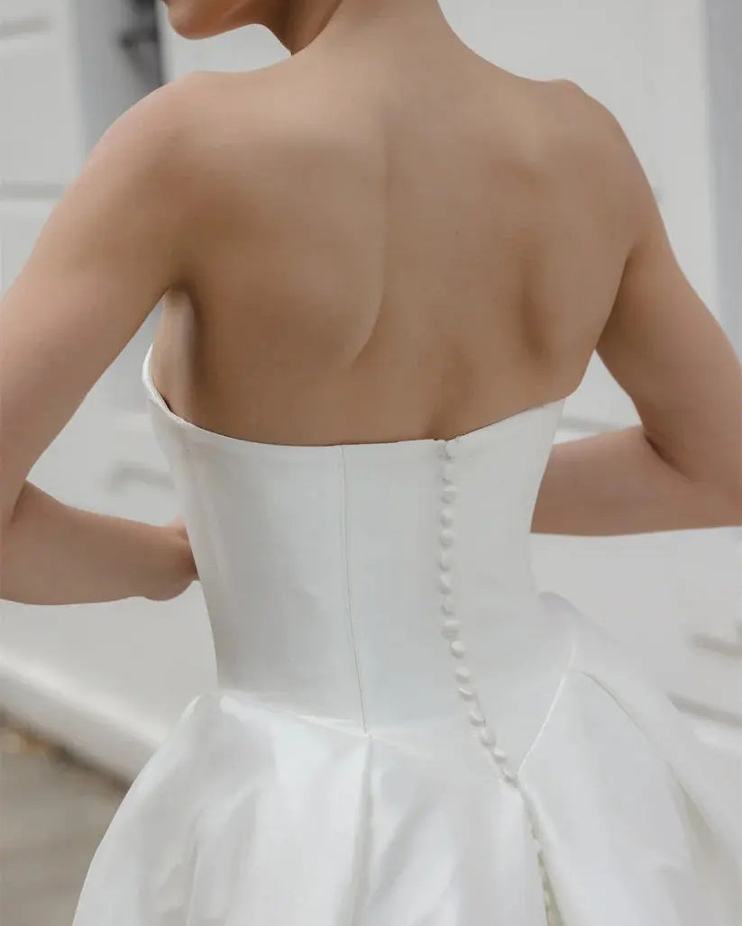 ANTIGONI | Jessica Couture Jessica Couture