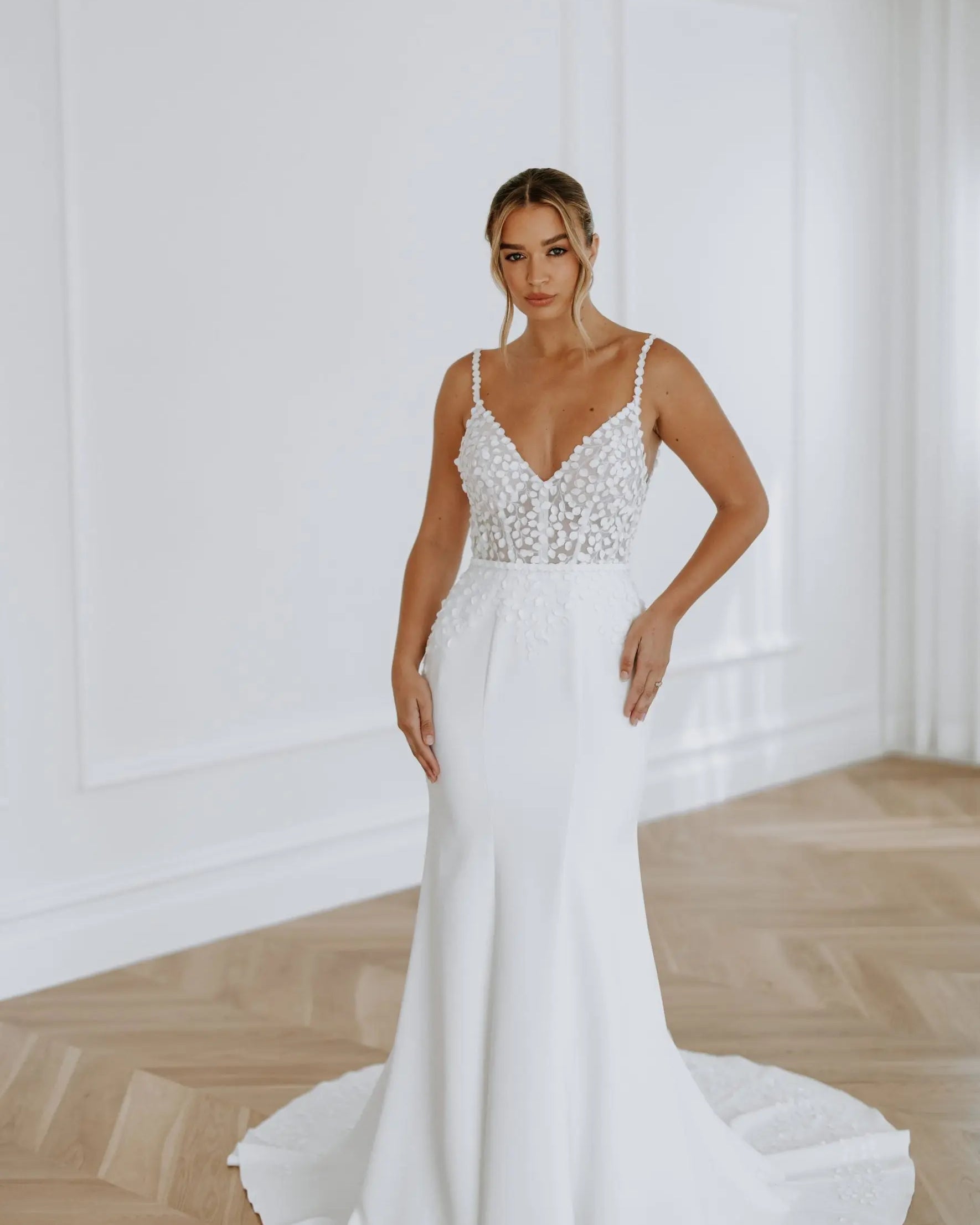 CHLOE V-neck | Kellylin Couture Kellylin Couture