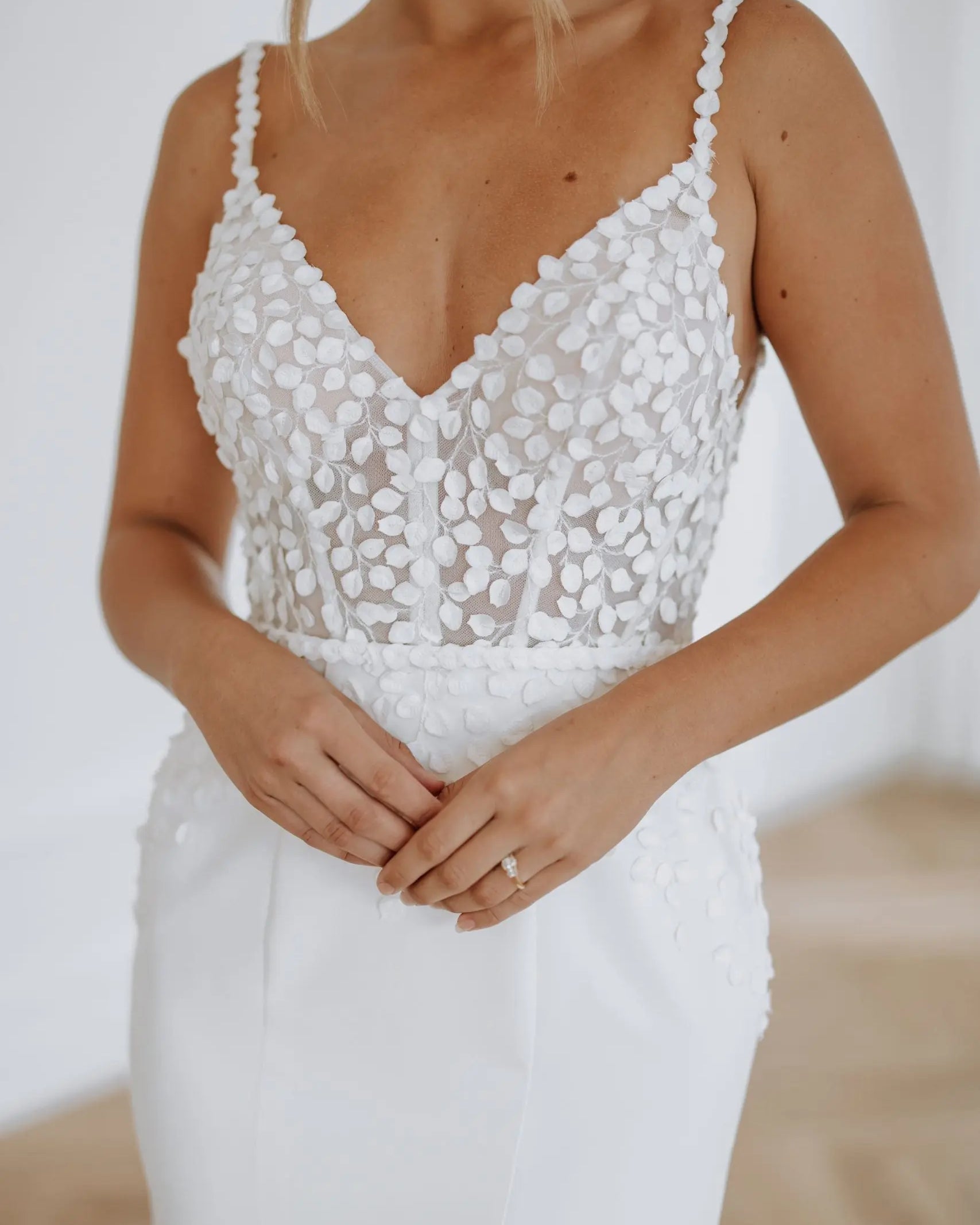 CHLOE V-neck | Kellylin Couture Kellylin Couture