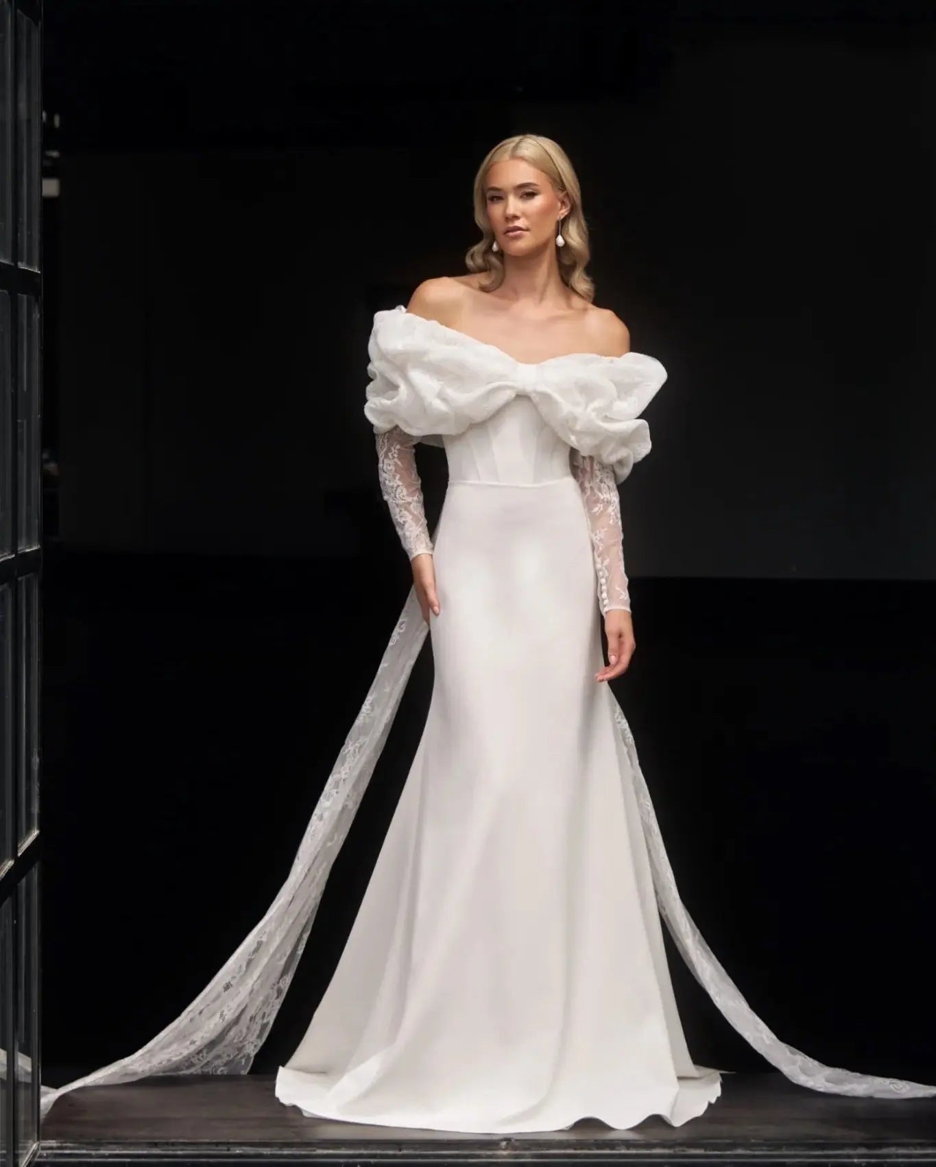 AMELIA CAPE | Jessica Couture