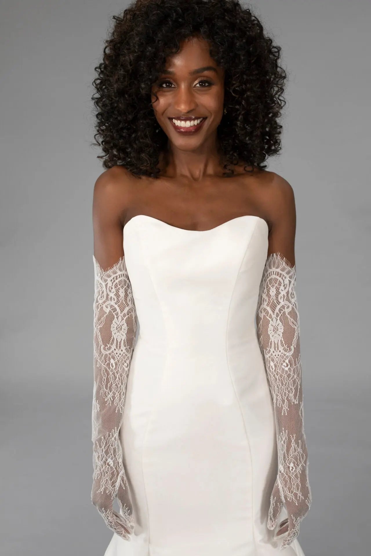 Chantilly Lace Gloves bridal-brilliance