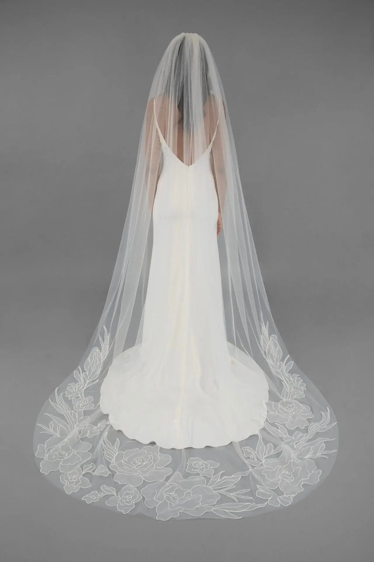 Embroidered Tulle Veil | AVL0165 bridal-brilliance