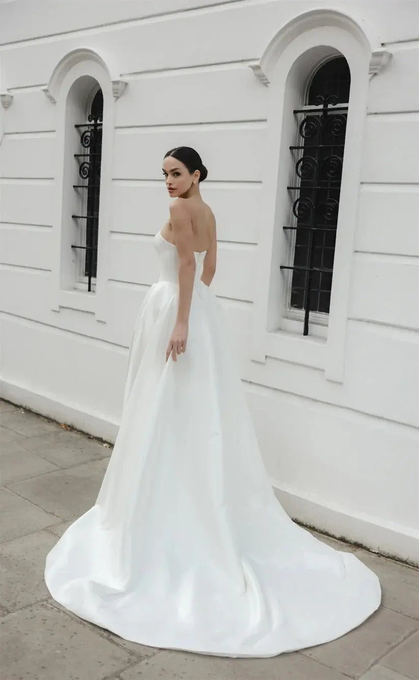 ANTIGONI | Jessica Couture Jessica Couture