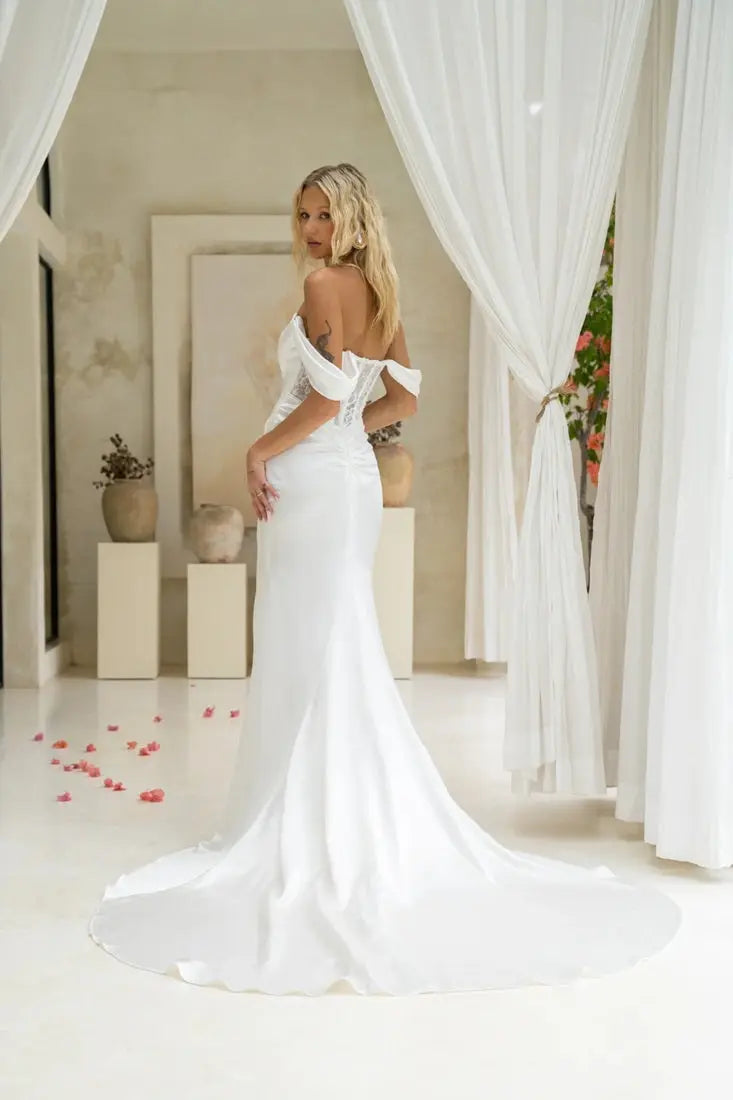Delta Jessica Couture Wedding Dress Fit And Flare