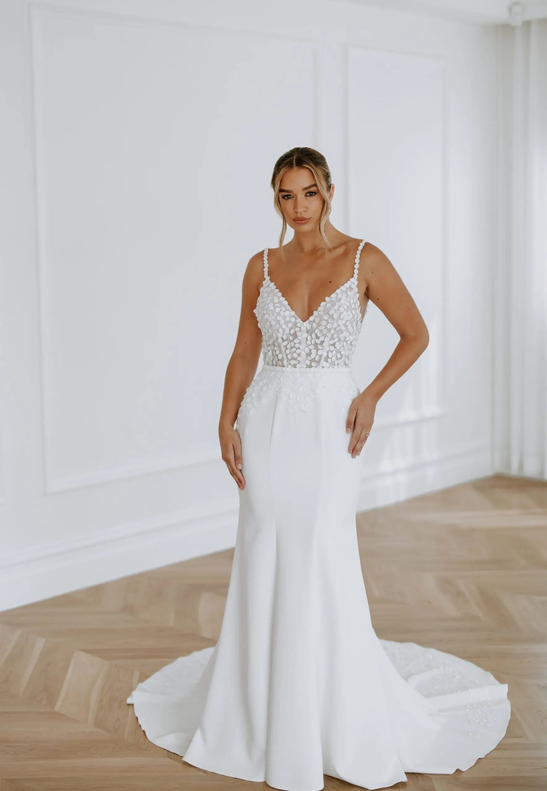 CHLOE V-neck | Kellylin Couture Kellylin Couture